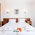 #132 Velamar 414 By Holidays شقة *